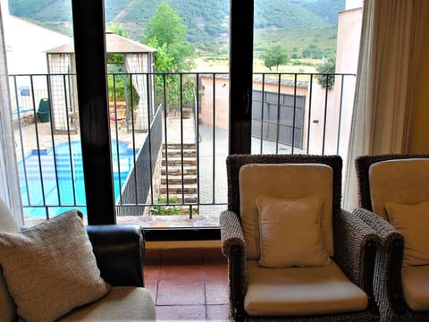 4-Schlafzimmer-Haus mit Schwimmbad