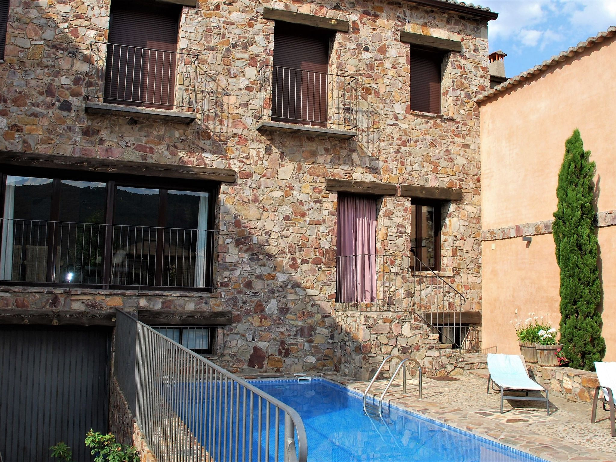 4-Schlafzimmer-Haus mit Schwimmbad