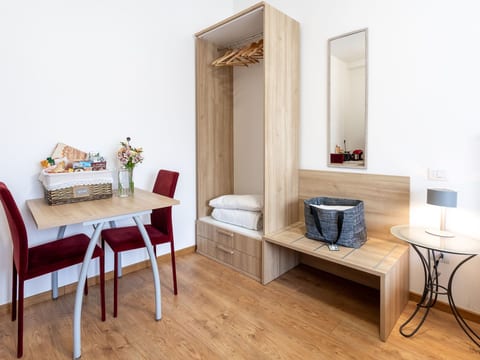 Zimmer mit Bad in einer Einrichtung mit Wellness-Center
