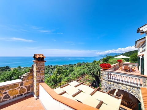 Traumvilla mit Panoramapool