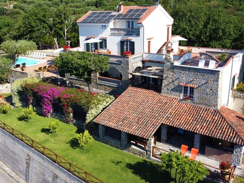 Traumvilla mit Panoramapool