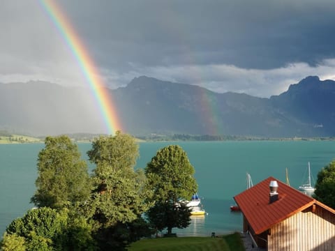 Chalet mit Blick auf das Wasser