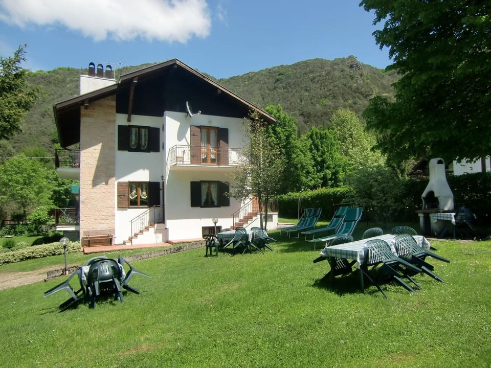Muy espacioso apartamento en medio de la naturaleza - Bezzecca