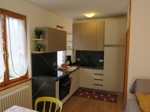 2-stöckige Wohnung mit privatem Garten