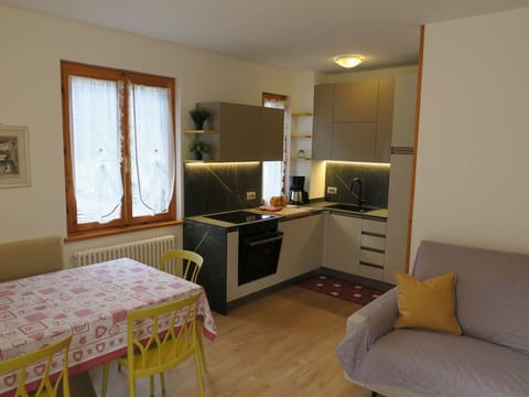 2-stöckige Wohnung mit privatem Garten