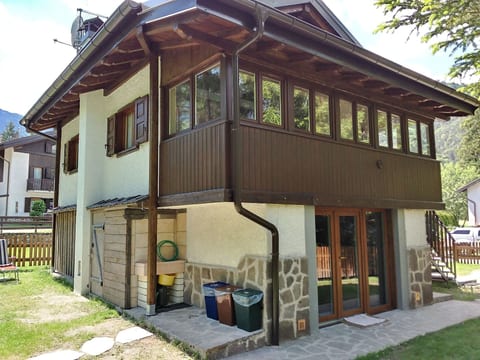 Freistehendes Haus mit privatem Garten