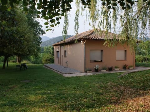 Kleiner Bungalow mit zwei Schlafzimmern.