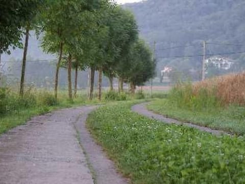 Kleiner Bungalow mit zwei Schlafzimmern.