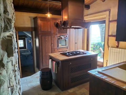 Große Wohnung mit Blick von den Bergen bis zum Meer