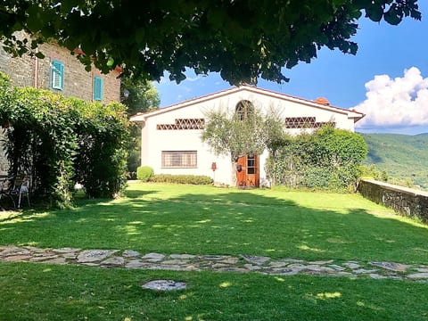 Villa mit Pool und zauberhafter Aussicht