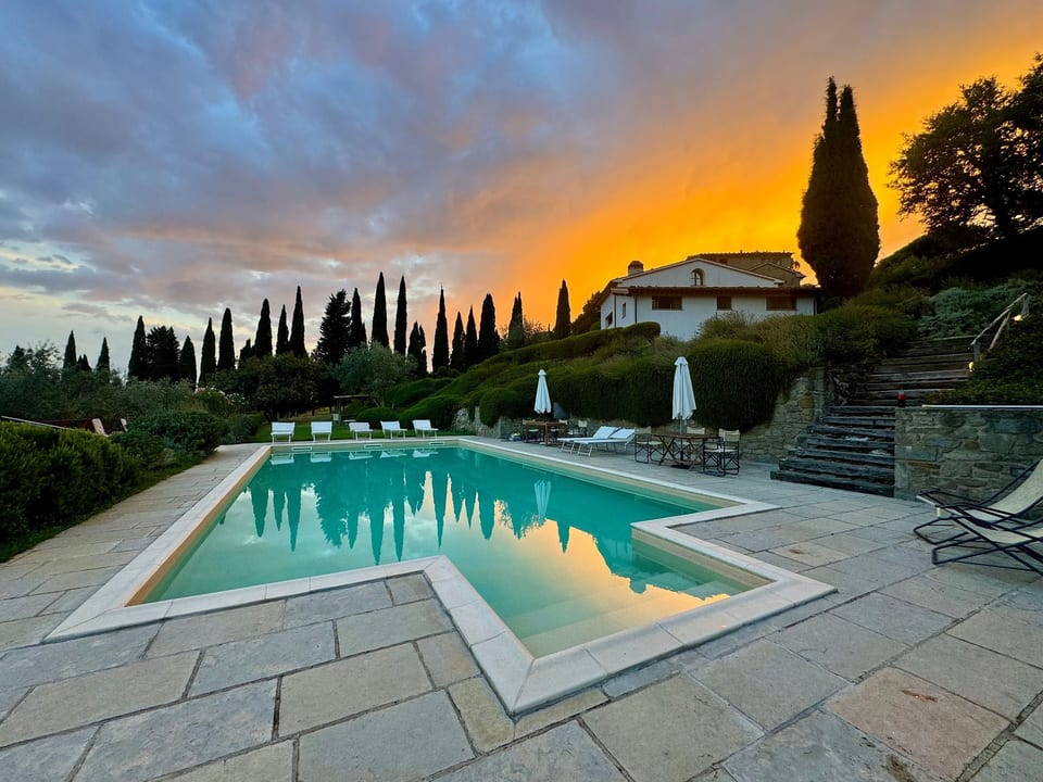 Villa mit Pool und zauberhafter Aussicht - Loro Ciuffenna