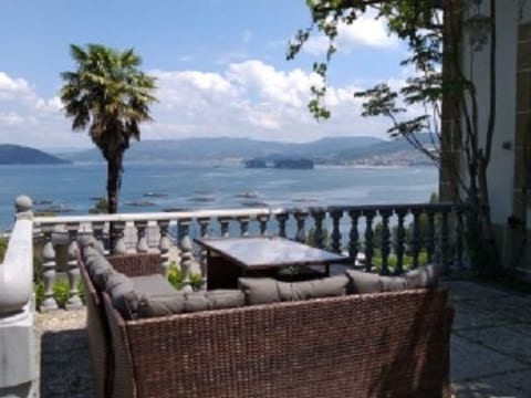für 12 Personen und 2 Kinder in Redondela, Costa Verde Spanien (Rías Baixas)