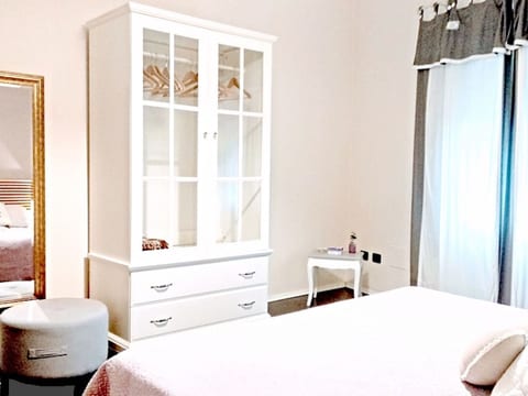 Wohnung mit privatem Garten in Villa