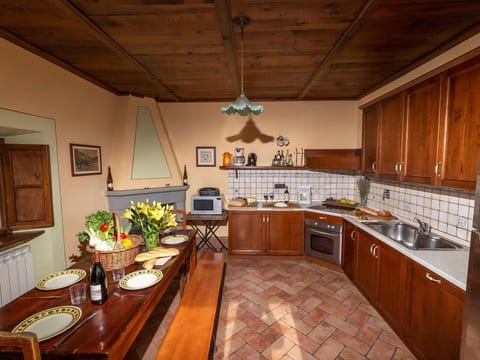Villa Pruneto mit Pool in den Hügeln der Toskana