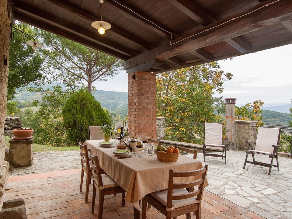 Geranei Haus mit Schwimmbad zwischen Florenz und Arezzo - Pratovecchio