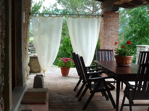 Geranei Haus mit Schwimmbad zwischen Florenz und Arezzo