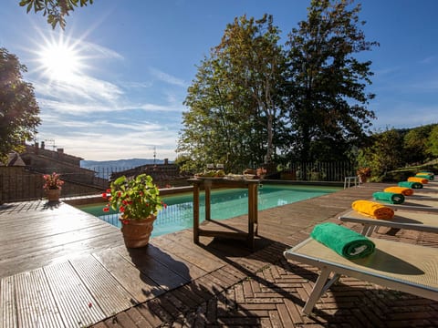Landvilla mit Pool und Garten – die perfekte Kulisse für Feierlichkeiten oder V