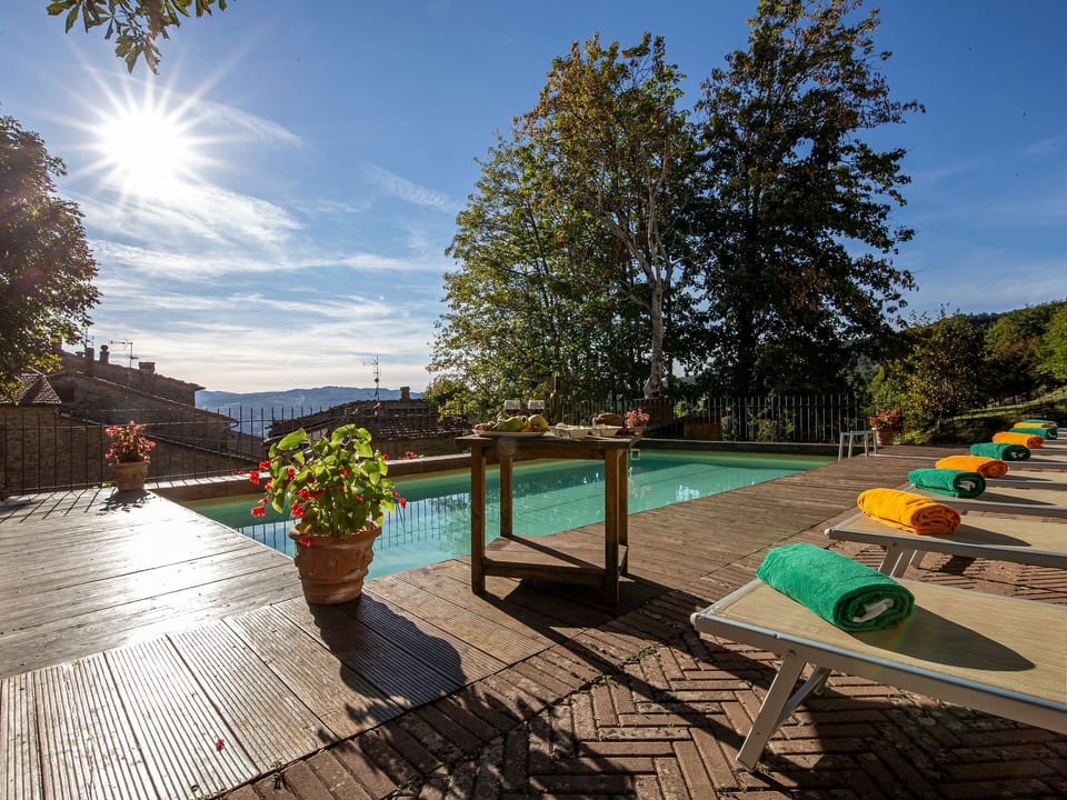 Landvilla mit Pool und Garten – die perfekte Kulisse für Feierlichkeiten oder V - Pratovecchio
