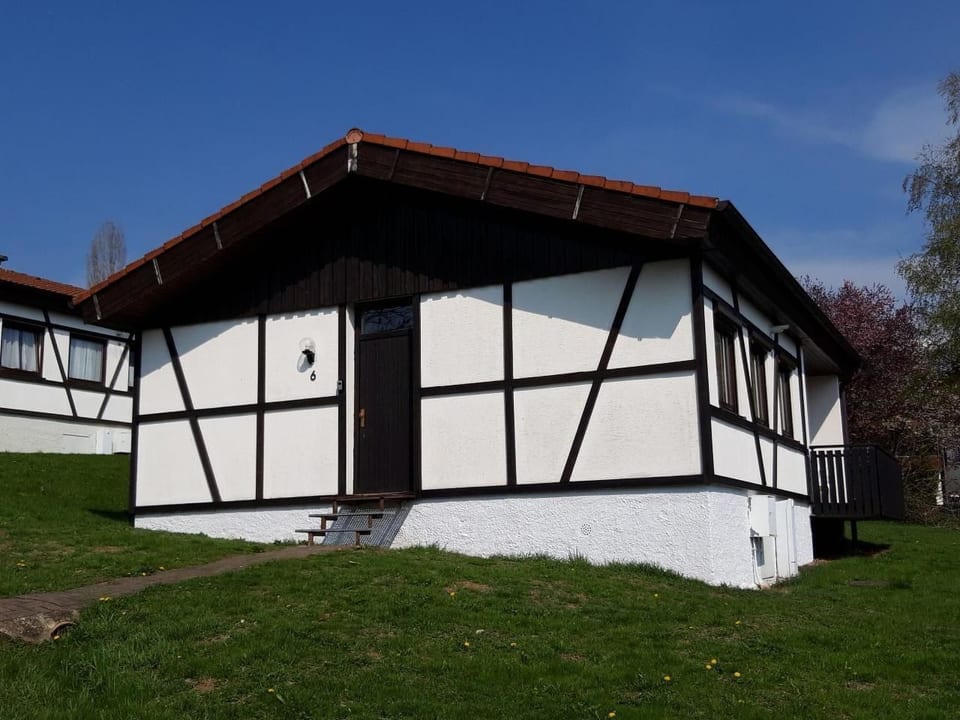 Bungalow rénové à Dörmbach - Dipperz