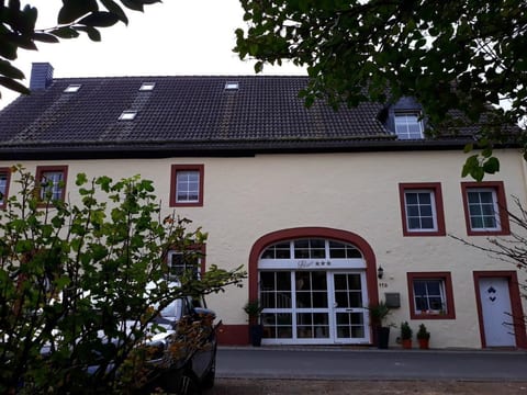 Appartement in Berlingen mit Garten und Terrasse