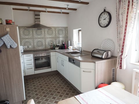 Hochwertige Ferienwohnung mit Terrasse und Garten