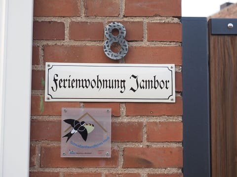 Hochwertige Ferienwohnung mit Terrasse und Garten