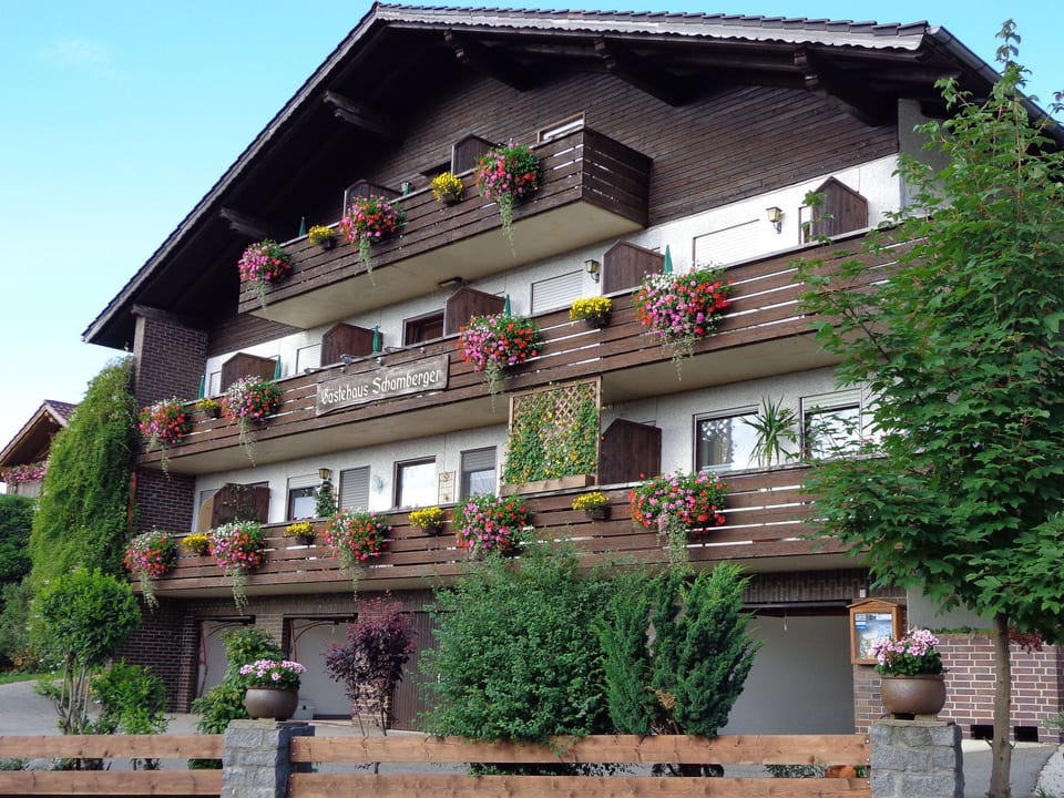 - Pension - Neukirchen