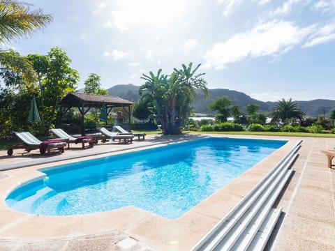 Familienanwesen von 60.000 m2 mit Schwimmbad