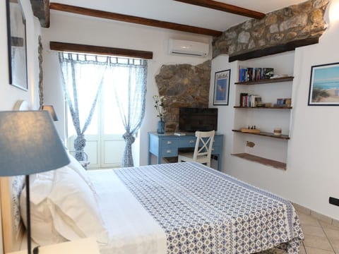 Studio-Apartment im alten Stadtzentrum mit schöner Aussicht und Balkon mit Blic