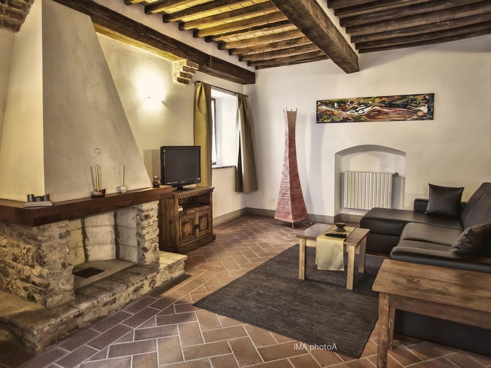 Sperior Zwei-Zimmer-Wohnung - Massa Marittima
