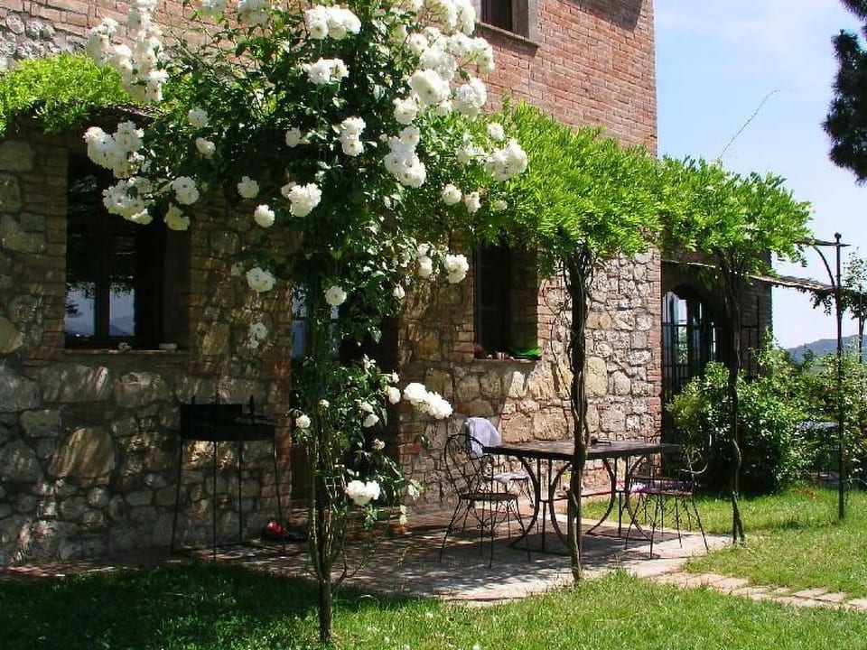 mit großer Wohnküche mit Gewölbedecke und eigener Laube - Monteleone d'Orvieto
