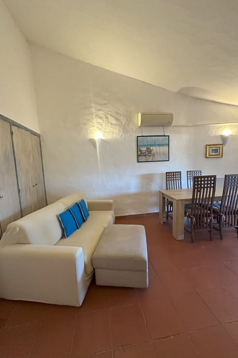 Tolle Wohnung in Liscia Di Vacca mit Grill und Garten