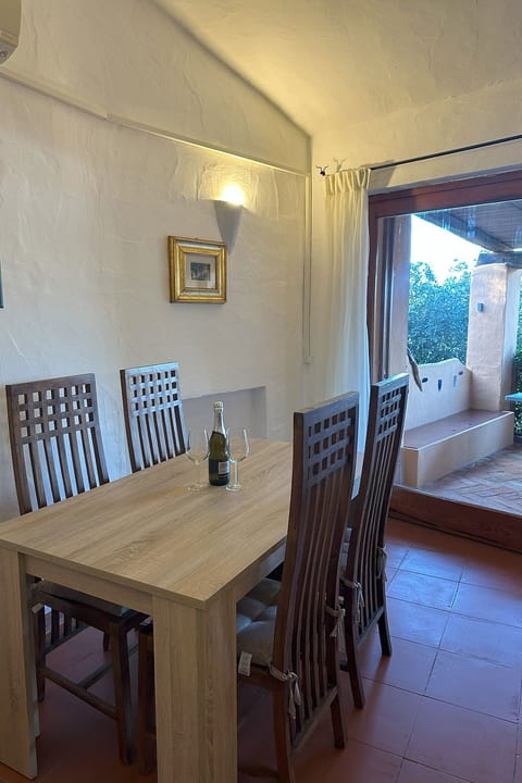 Tolle Wohnung in Liscia Di Vacca mit Grill und Garten
