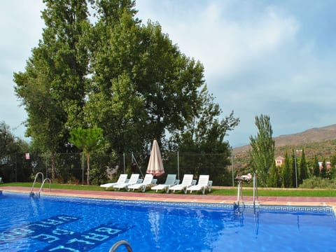 Gemütliches Haus in Anlage mit Schwimmbad in Válor