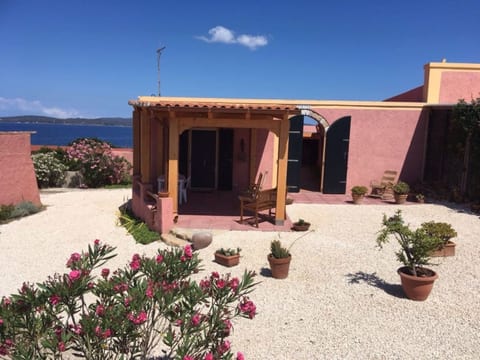 Wohnung in Calasetta mit Grill und Garten