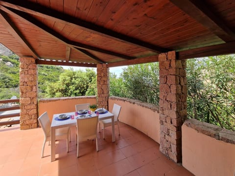 Dreizimmerwohnung mit Panoramablick in Costa Paradiso