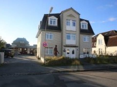 Helle Ferienwohnung mit sonniger Terrasse