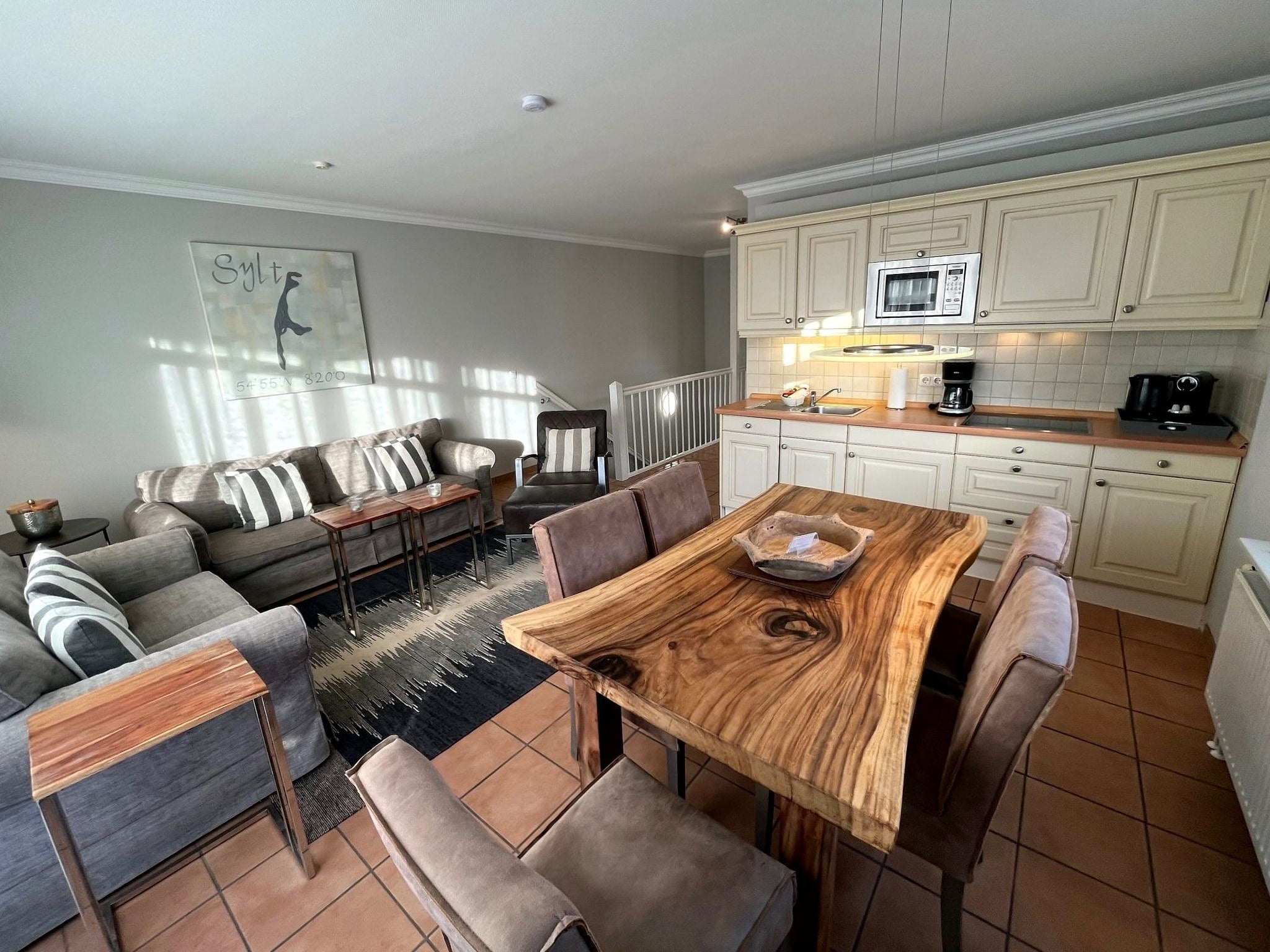 Helle Ferienwohnung mit sonniger Terrasse