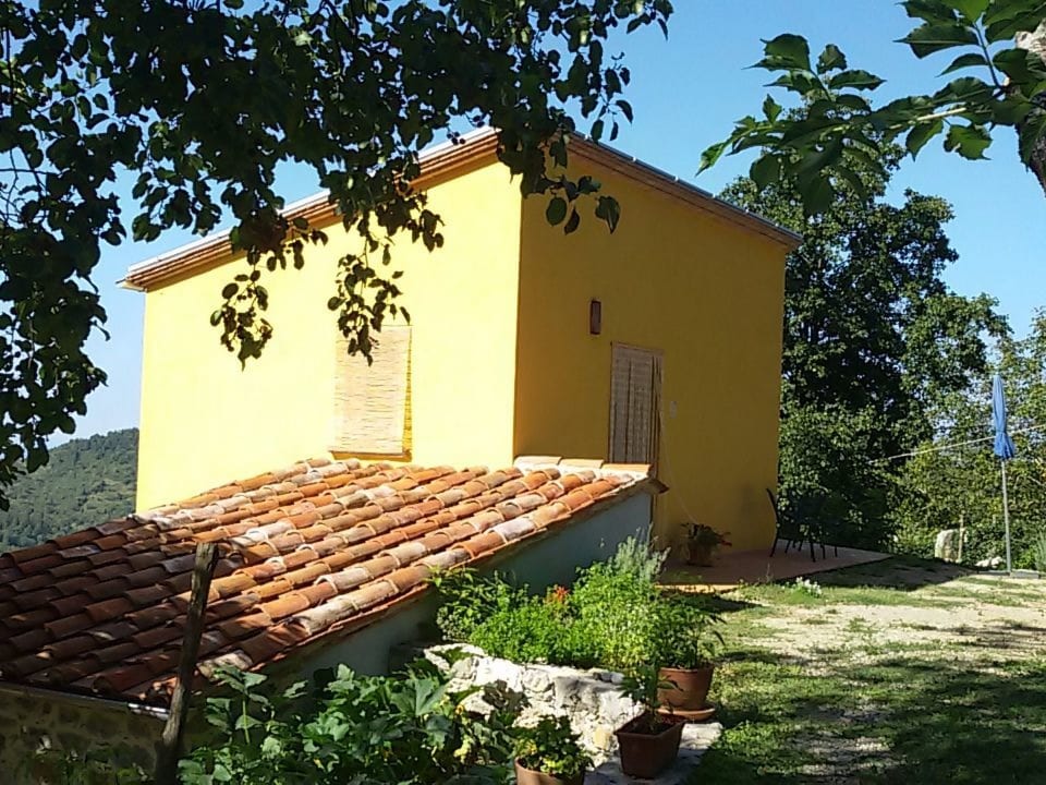Pequeño y bonito apartamento luminoso en el campo con vista al mar - Tortorella