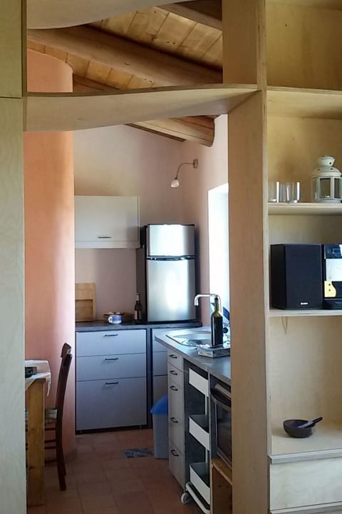 Kleines feines helles Appartment im Gruenen mit Meerblick