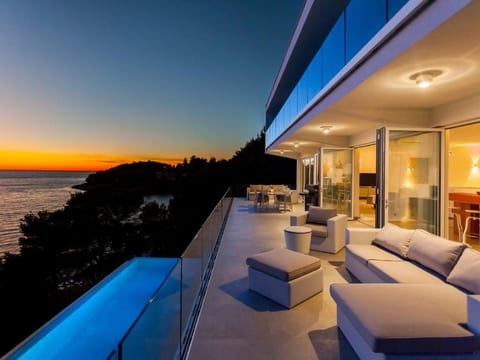 Villa Style and Sea