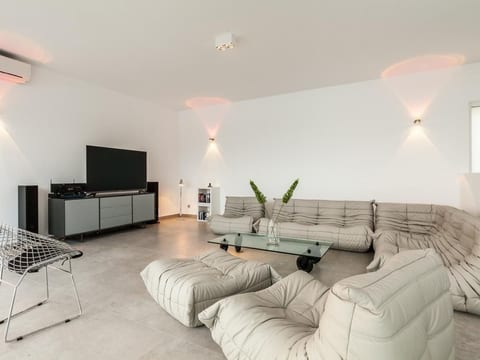 Villa Style and Sea