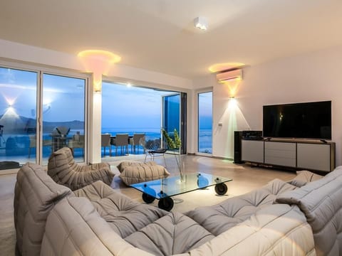 Villa Style and Sea