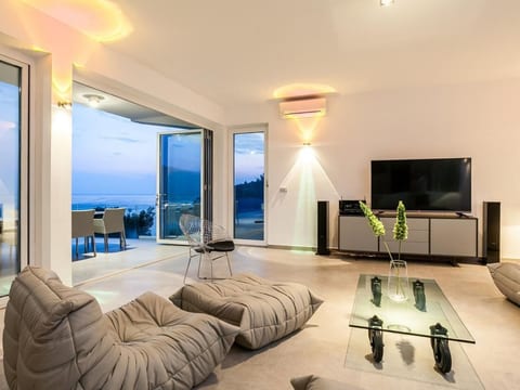 Villa Style and Sea