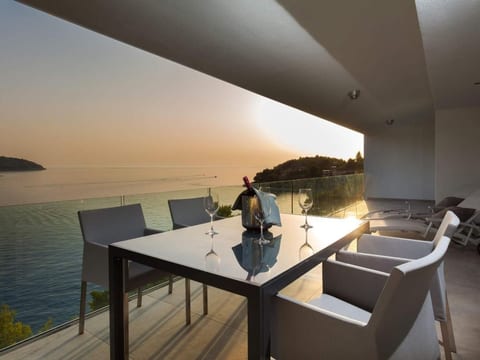 Villa Style and Sea