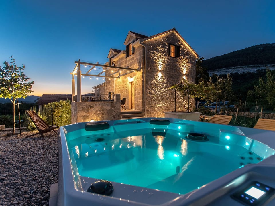 Villa Le Adria - Privater HotTub- Kostenloses Parken am Strand - Prapatnica
