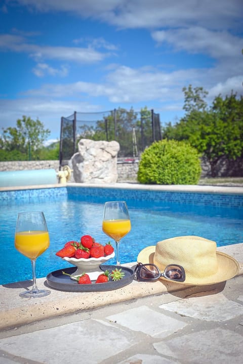 Villa Silentio Luxury with pool,jacuzzi sauna