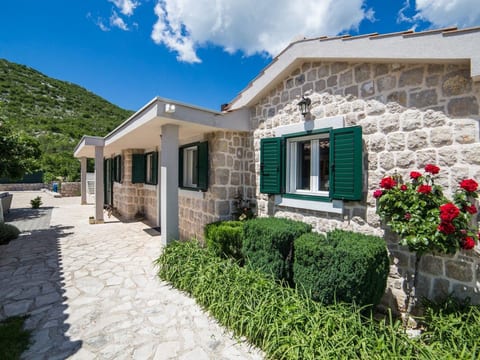 Villa Silentio Luxury with pool,jacuzzi sauna