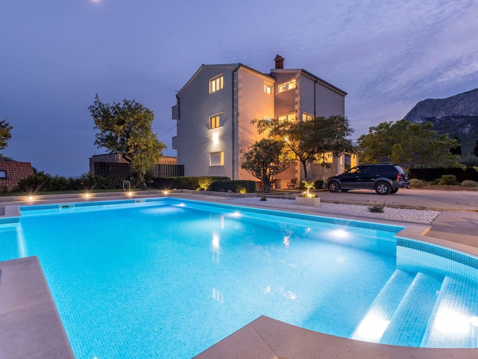 Villa Melki avec grande piscine privée - Klis