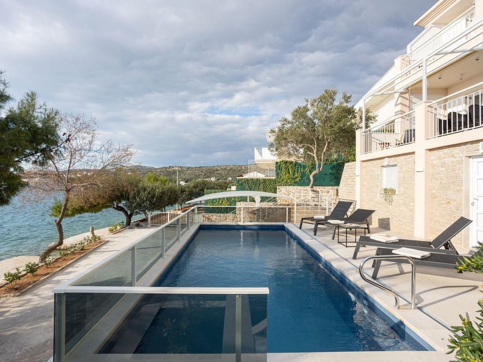 Villa Villa Branka direkt am Strand - Primošten